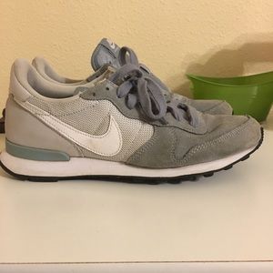 Nike Internationalist Dove Grey (8W)